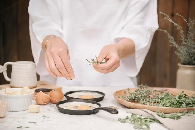 Talenty kuchenne na stole